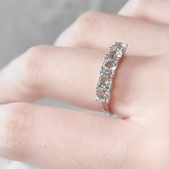 HP, 4-9 18K White Gold on 925 Silver, 1/2 Eternity Ring, Swarovski Crystals. - Picture 5 of 12